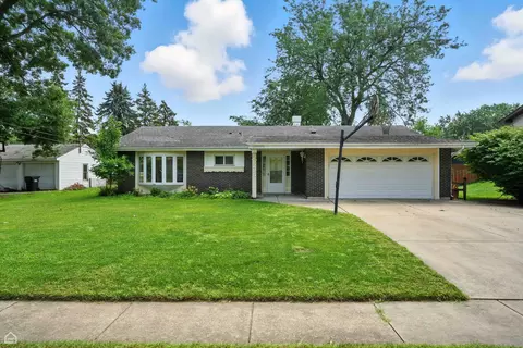 2 S225 Lawler Ln, Lombard, IL 60148