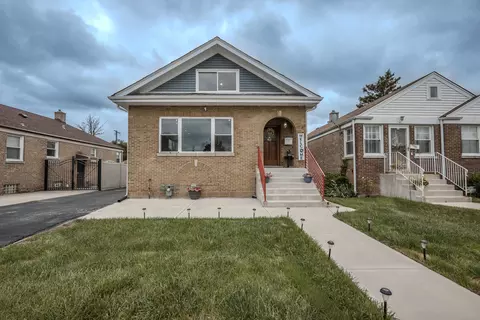 3832 Saint Charles Rd, Bellwood, IL 60104
