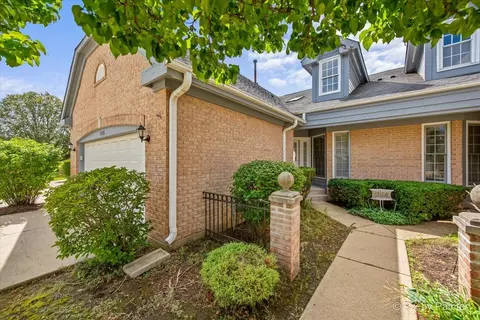 248 Lynwood Ln #248, Bloomingdale, IL 60108
