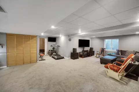 Other - 28749 W Pondview Dr, Lakemoor, IL 60051 photo 8 of 11