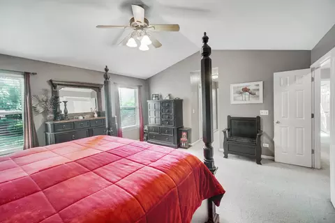 Bedroom - 28749 W Pondview Dr, Lakemoor, IL 60051 photo 2 of 6