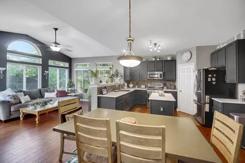 Other - 28749 W Pondview Dr, Lakemoor, IL 60051 photo 4 of 11