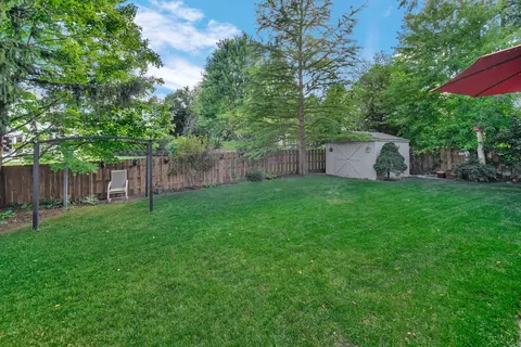 Exterior - 28749 W Pondview Dr, Lakemoor, IL 60051 photo 4 of 6