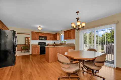 Dining - 19407 Cherry St, Mokena, IL 60448 photo 3 of 3