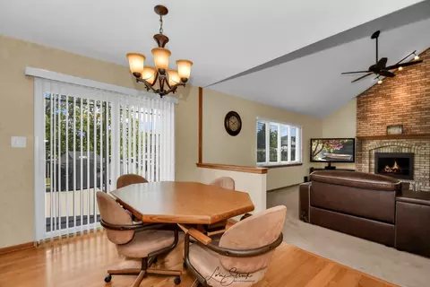Dining - 19407 Cherry St, Mokena, IL 60448 photo 2 of 3