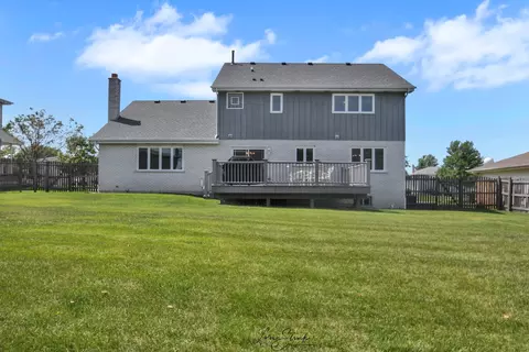 Exterior - 19407 Cherry St, Mokena, IL 60448 photo 5 of 7
