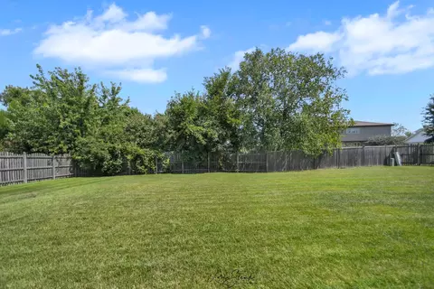 Exterior - 19407 Cherry St, Mokena, IL 60448 photo 3 of 7