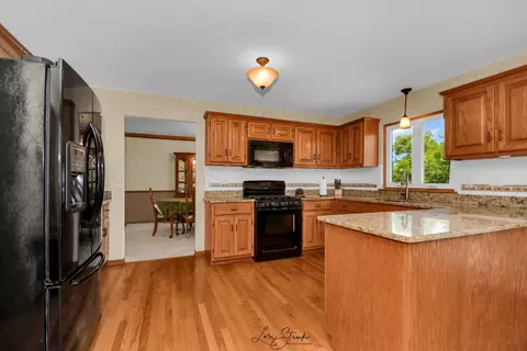 Kitchen - 19407 Cherry St, Mokena, IL 60448 photo 2 of 2