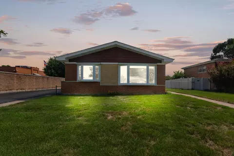 4813 W 91st St, Oak Lawn, IL 60453