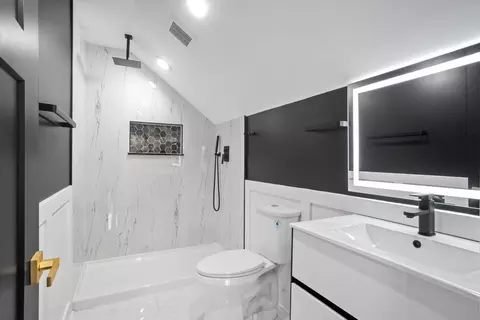 Bath - 2305 W 111th Pl, Chicago, IL 60643 photo 5 of 7