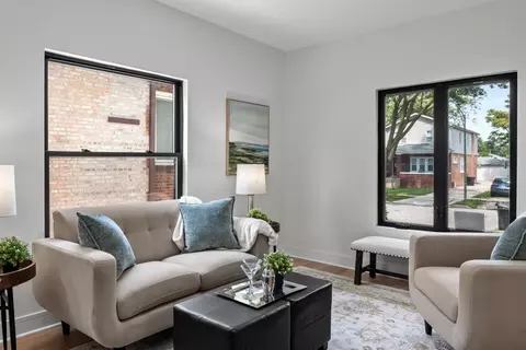 Living - 2305 W 111th Pl, Chicago, IL 60643 photo 3 of 5