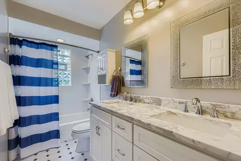 Bath - 9301 Birch Ave, Mokena, IL 60448 photo 4 of 5