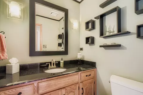 Bath - 9301 Birch Ave, Mokena, IL 60448 photo 2 of 5