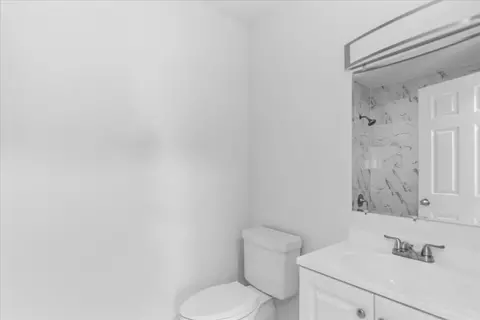 Bath - 1581 Cornell Pl, Hoffman Estates, IL 60169 photo 1 of 1