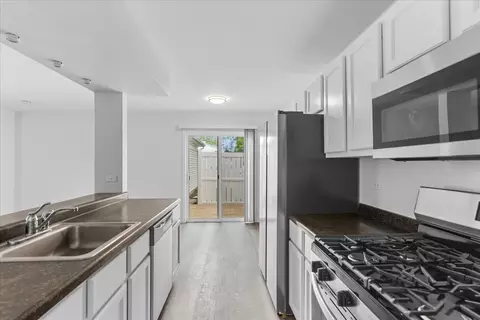 Kitchen - 1581 Cornell Pl, Hoffman Estates, IL 60169 photo 3 of 3