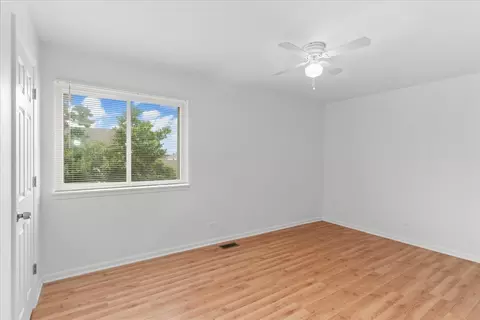 Bedroom - 1581 Cornell Pl, Hoffman Estates, IL 60169 photo 2 of 6