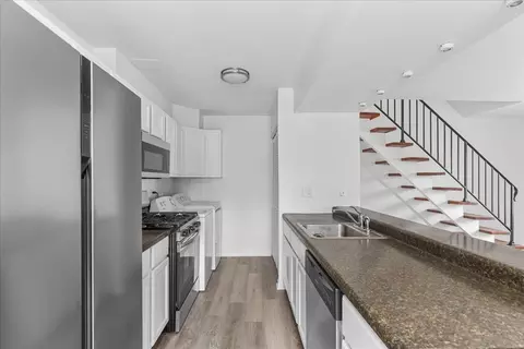 Kitchen - 1581 Cornell Pl, Hoffman Estates, IL 60169 photo 1 of 3