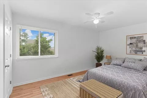Bedroom - 1581 Cornell Pl, Hoffman Estates, IL 60169 photo 1 of 6