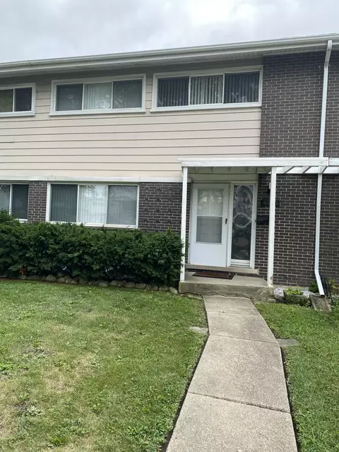 8043 W Lyons St, Niles, IL 60714 photo 2