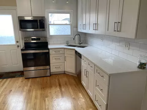 8043 W Lyons St, Niles, IL 60714 photo 7