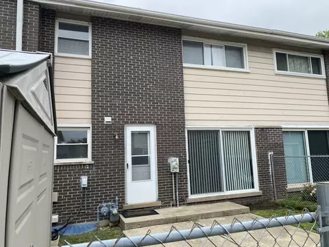 8043 W Lyons St, Niles, IL 60714 photo 3