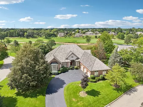 6401 Locust Ln, Libertyville, IL 60048