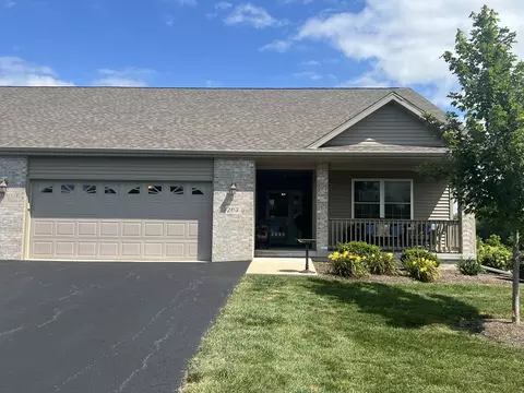 705 Yingling Dr, Dixon, IL 61021