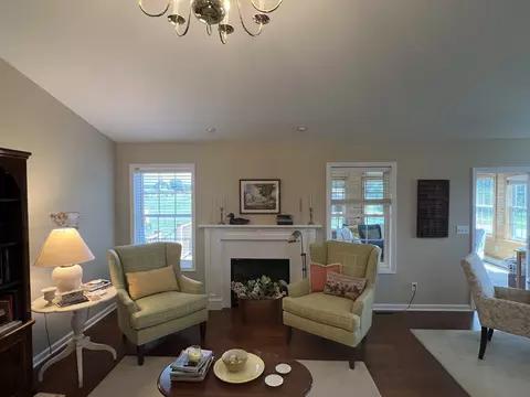 Living - 705 Yingling Dr, Dixon, IL 61021 photo 1 of 4