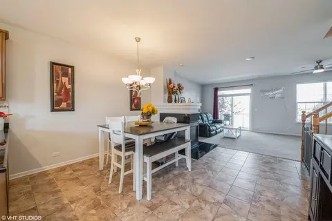 Dining - 4076 Pompton Ave, Elgin, IL 60124 photo 1 of 1