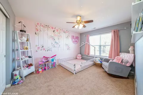 Bedroom - 4076 Pompton Ave, Elgin, IL 60124 photo 2 of 4