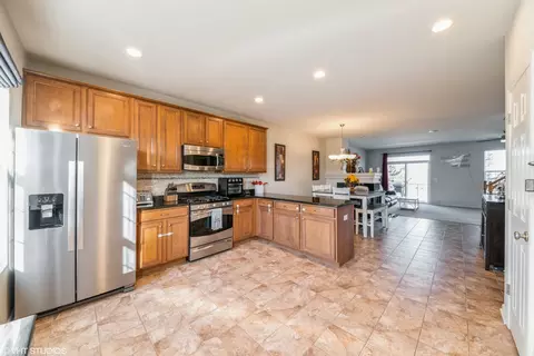 Kitchen - 4076 Pompton Ave, Elgin, IL 60124 photo 1 of 3