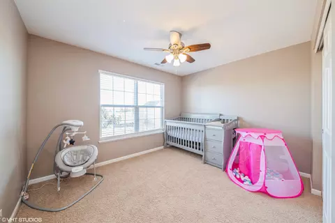 Bedroom - 4076 Pompton Ave, Elgin, IL 60124 photo 1 of 4