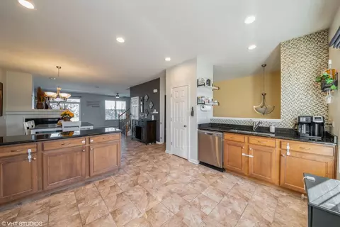 Kitchen - 4076 Pompton Ave, Elgin, IL 60124 photo 3 of 3