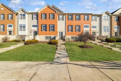 4076 Pompton Ave, Elgin, IL 60124