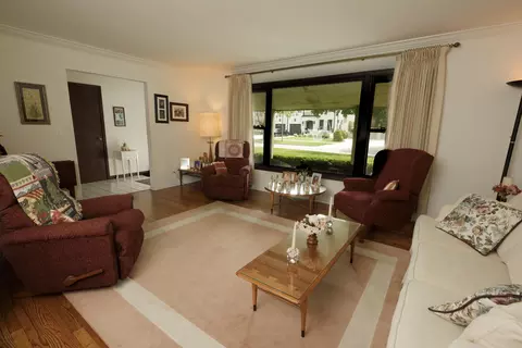 123 E Oneida Ave E, Elmhurst, IL 60126 photo 4