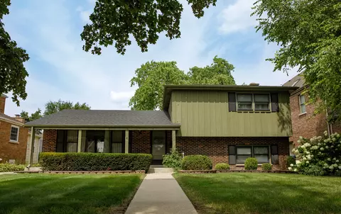 123 E Oneida Ave E, Elmhurst, IL 60126