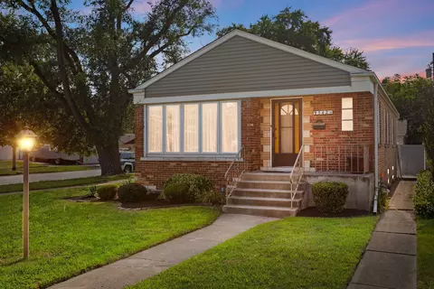 9542 Massasoit Ave, Oak Lawn, IL 60453