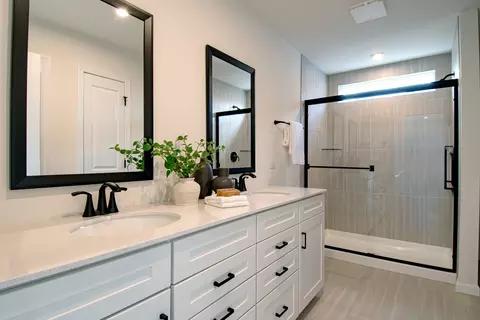 Bath - 2244 Quartet Rd, Naperville, IL 60564 photo 2 of 2