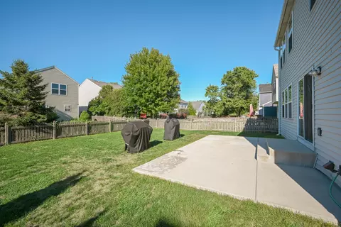 Exterior - 5805 Emerald Pointe Dr, Plainfield, IL 60586 photo 4 of 5