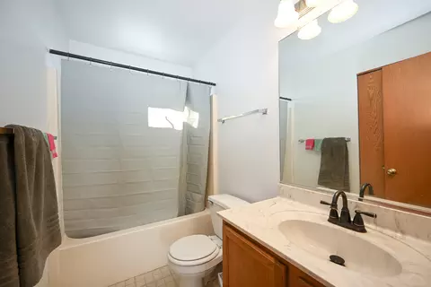 Bath - 5805 Emerald Pointe Dr, Plainfield, IL 60586 photo 3 of 3