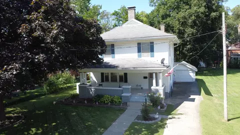 425 S 4th St, Watseka, IL 60970