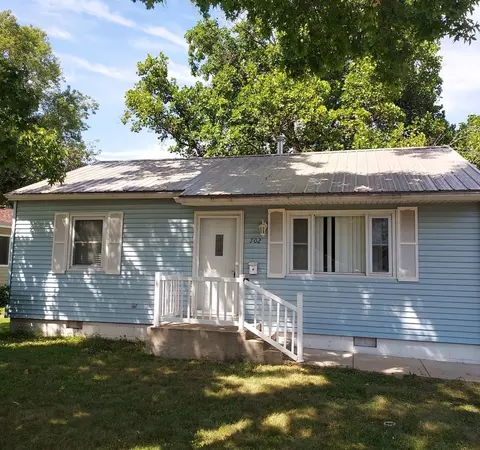 702 E Daggy St, Tuscola, IL 61953