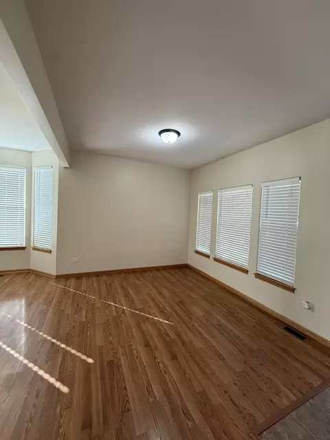Living - 710 Silver Leaf Ct, Joliet, IL 60431 photo 1 of 3