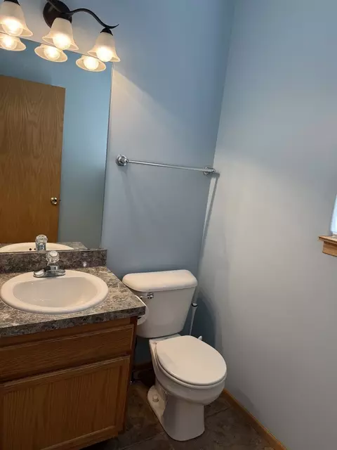 Bath - 710 Silver Leaf Ct, Joliet, IL 60431 photo 1 of 3