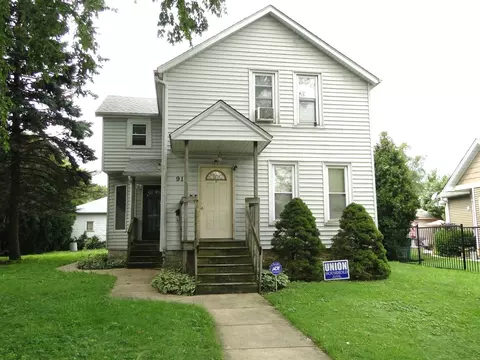 913 Elizabeth St, Joliet, IL 60435