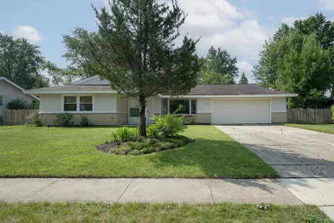 1313 Hartmann Dr, Schaumburg, IL 60193