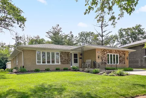 15156 Chestnut Ln, Oak Forest, IL 60452