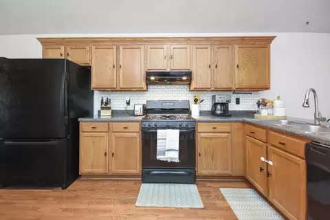 Kitchen - 19 Andy Ct, Bloomington, IL 61704 photo 2 of 3