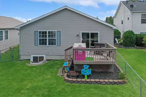 Exterior - 19 Andy Ct, Bloomington, IL 61704 photo 5 of 6