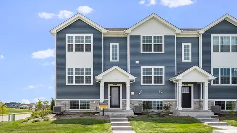 1413 Oakfield Ln, Pingree Grove, IL 60140